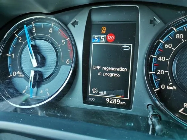 Jak wymusić wypalanie DPF w Toyocie i uniknąć problemów z silnikiem