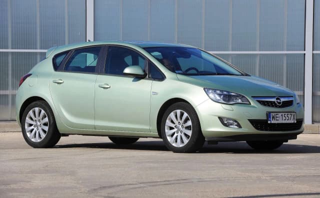 Opel Astra J jaki silnik wybrać, aby uniknąć problemów i kosztów