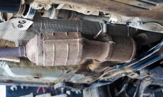 Jak sprawdzić czy auto ma DPF i uniknąć problemów z emisją Jak sprawdzić czy auto ma DPF i uniknąć problemów z emisją